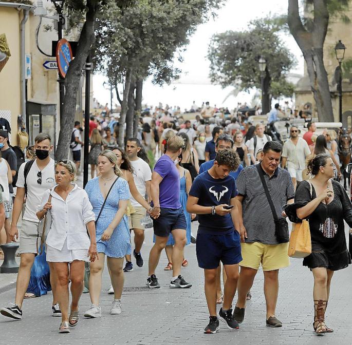 Palma siguen en riesgo extremo de contagios de COVID-19
