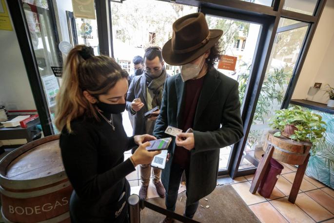 Las restricciones COVID se relajan
