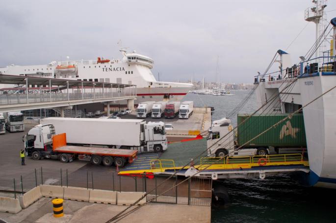El Govern no logra convencer a los transportistas para que desconvoquen la huelga