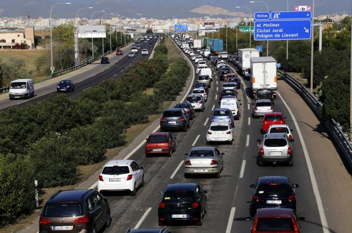 El carril vetado a los conductores que vayan solos se habilitará este año entre el aeropuerto y Portitxol