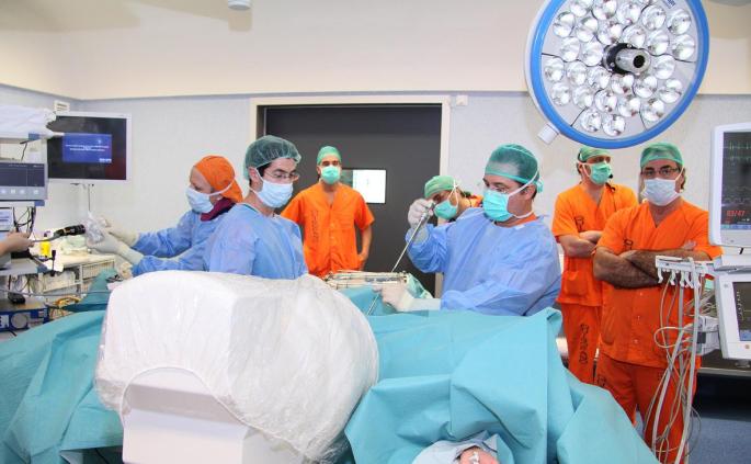 Gómez admite aumento de esperas quirúrgicas en agosto