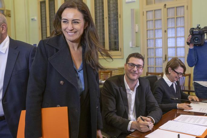 La dirección nacional de Vox abre expediente disciplinario a los cinco rebeldes del Parlament