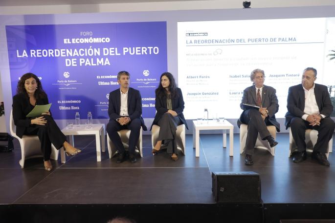 Laura Molano, Albert Forés, Isabel Salas, Joaquim Tintoré y Joaquín González, ayer.