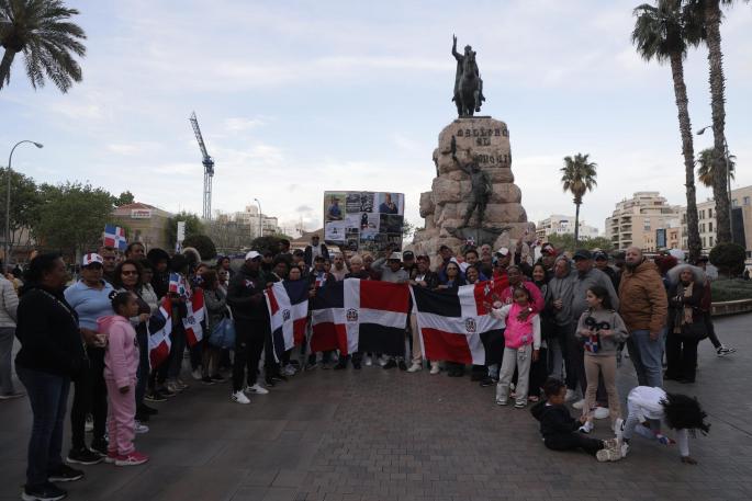La comunidad dominicana de Mallorca llora a las 231 víctimas del derrumbe de la discoteca Jet Set