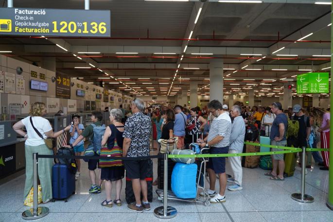 La huelga francesa de controladores genera tensión en el aeropuerto de Palma