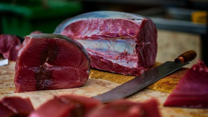 El pescado azul es una fuente natural de vitamina D.