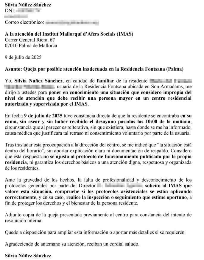 Denuncia a la residencia de su madre por «tenerla en la cama a las 10.00 horas»