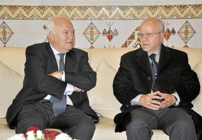 MORATINOS VISITA ARGEL