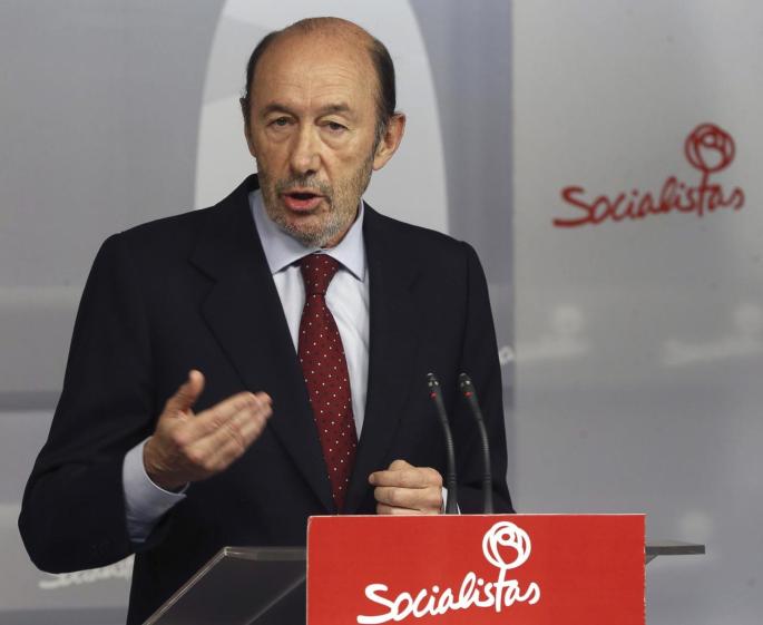 Rubalcaba dejará el cargo en un congreso extraordinario del PSOE en julio
