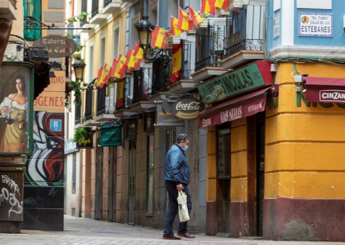 Las muertes por coronavirus en España siguen cayendo