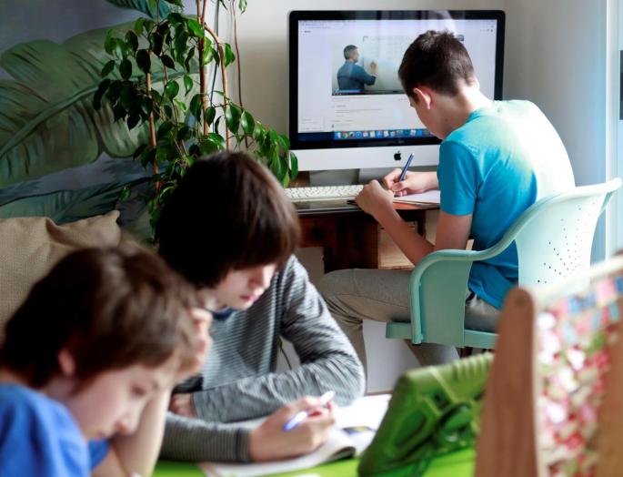 Niños durante el confinamiento