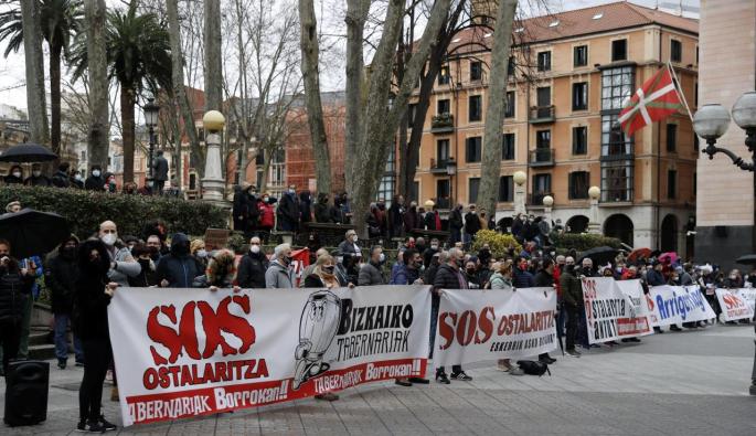 El TSJPV decide hoy sobre cierre de bares mientras protestan los hosteleros