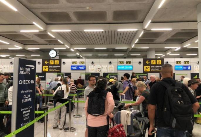 El Gobierno prohíbe publicitar vuelos cortos si tienen alternativa que no aumente el viaje en más de dos horas y media