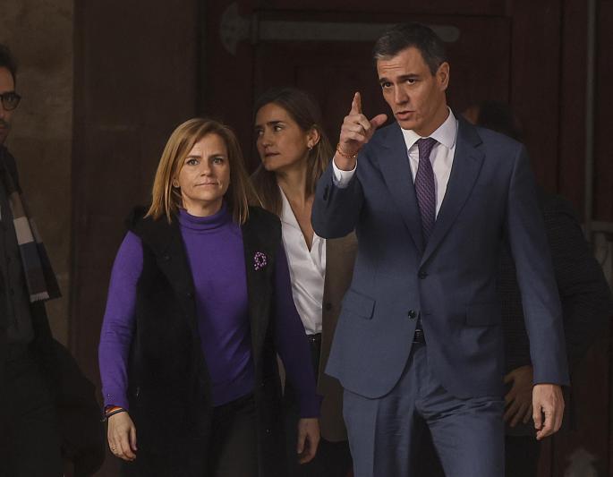 La delegada del Gobierno en Valencia, Pilar Bernabé y el presidente del Gobierno, Pedro Sánchez.