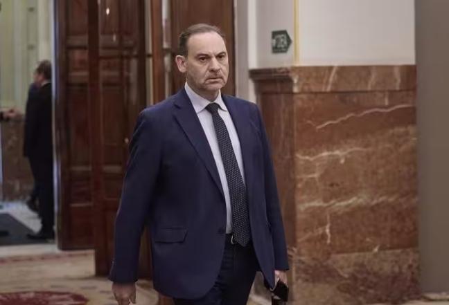 Ábalos cita «fuentes presenciales» que le contaron que Sánchez se reunió  con Otegi