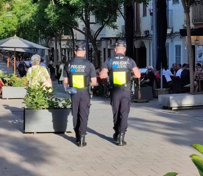Dos agentes en Santa Catalina