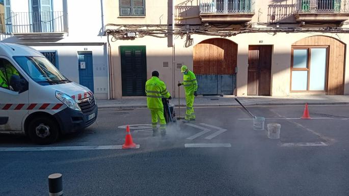 Retirada del carril bici en la calle Caro