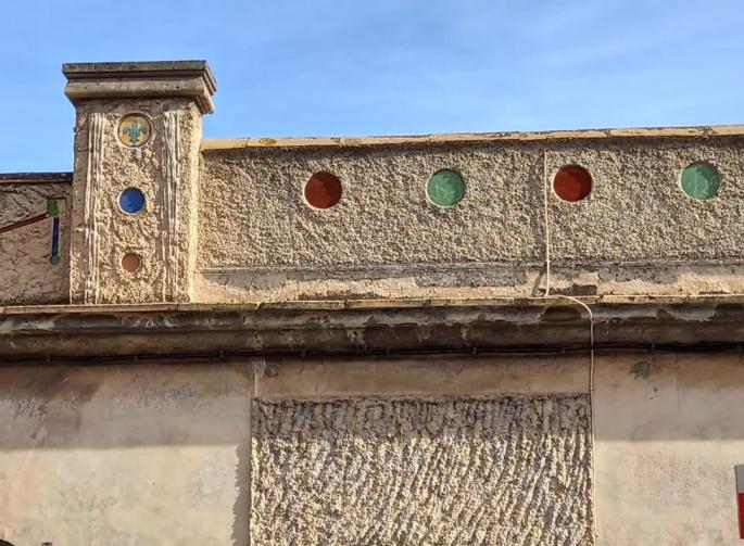 Detalle del edificio de la calle Triana 3