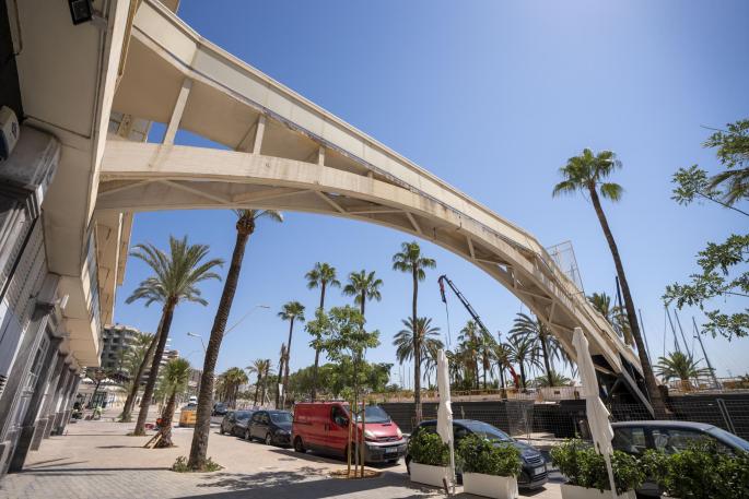 Puente del edificio del antiguo hotel Mediterráneo