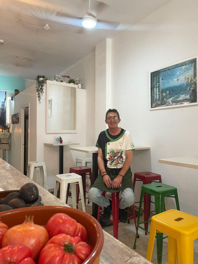 Final feliz para el propietario de la cafetería de Palma: EMAYA rectifica y reubicará el polémico contenedor de basura