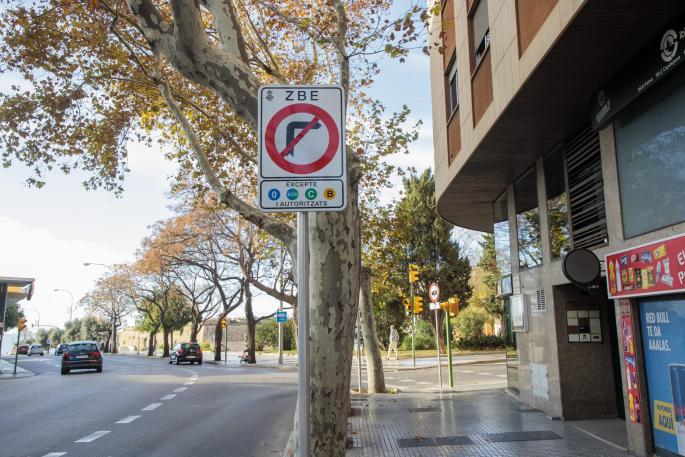Carteles de la ZBE ya descubiertos en Palma