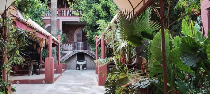 hostal corona. foto bota~09.jpg