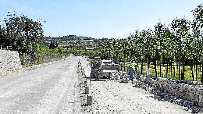 Desdoblament carretera Selva - Moscari cap al xalet de Antonio Gómez