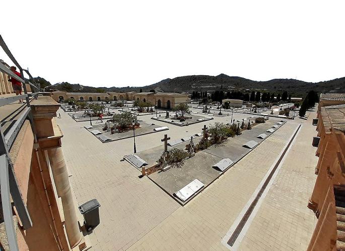 Hallan más de 200 restos humanos sin sepultar en el cementerio de Manacor.