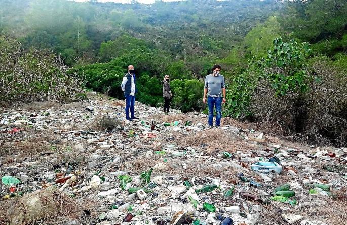 Greenpeace denuncia un vertedero ilegal en Felanitx