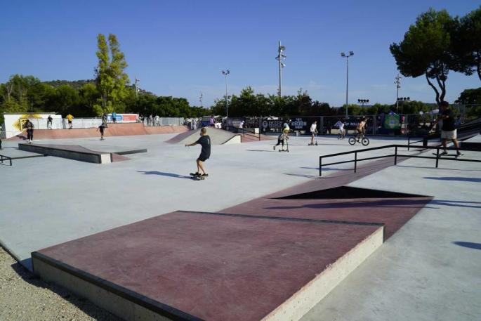 Desalojan a un centenar de jóvenes en un skatepark de Calvià