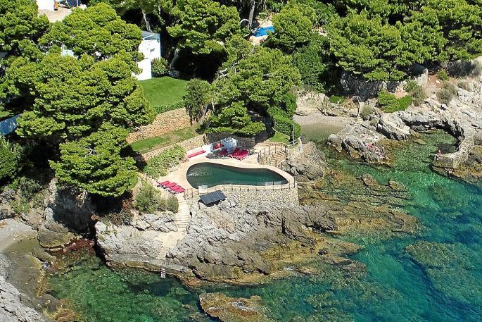 SON SERVERA. FOTO CARTA. PISCINA DE PEDRO J . RAMIREZ EN LA COSTA DE LOS PINOS.