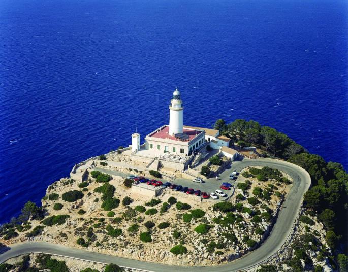 Acceso al faro de Formentor en Pollença.