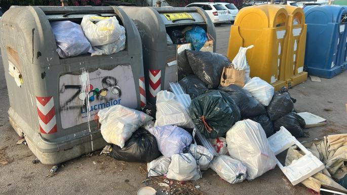 Crecen las protestas por la acumulación de basuras en s’Arenal y urbanizaciones