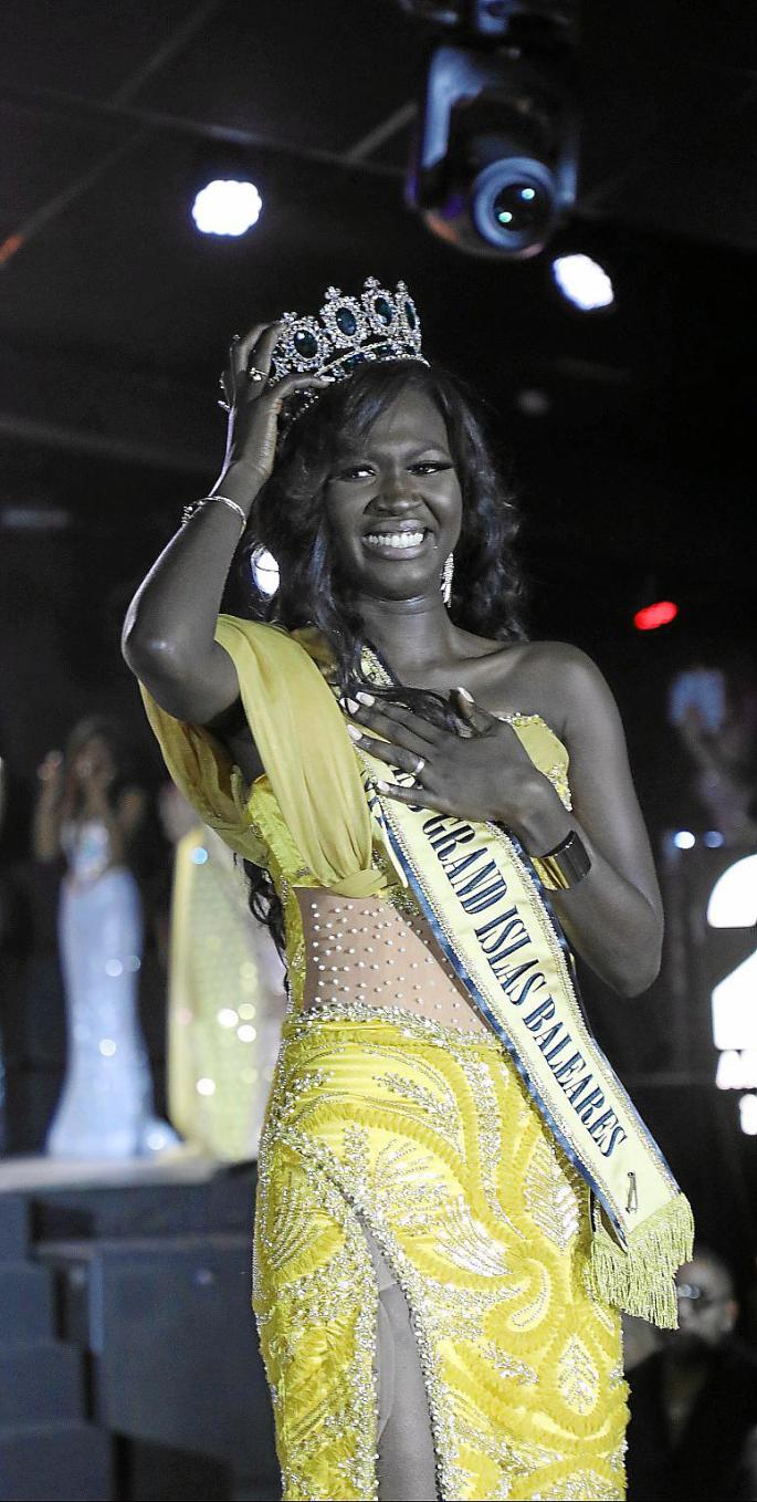 La joven senegalesa Ndeye Fatou fue coronada entre lágrimas de emoción y representará a Balears en el certamen nacional
