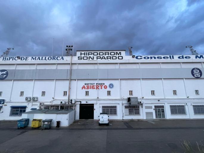 El buffet del hipódromo Son Pardo reabre sus puertas