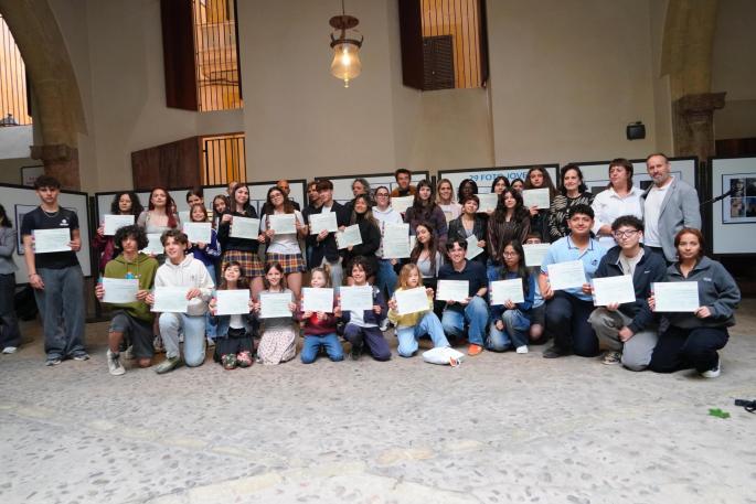 Foto Jove entrega sus premios