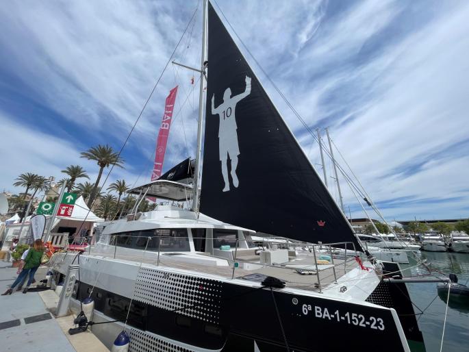 Los catamaranes de lujo que alquila Leo Messi.