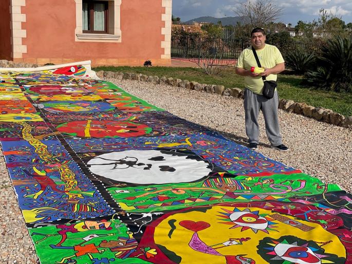 Un artista mallorquín y su gran obra: una pintura de 400 metros cuadrados