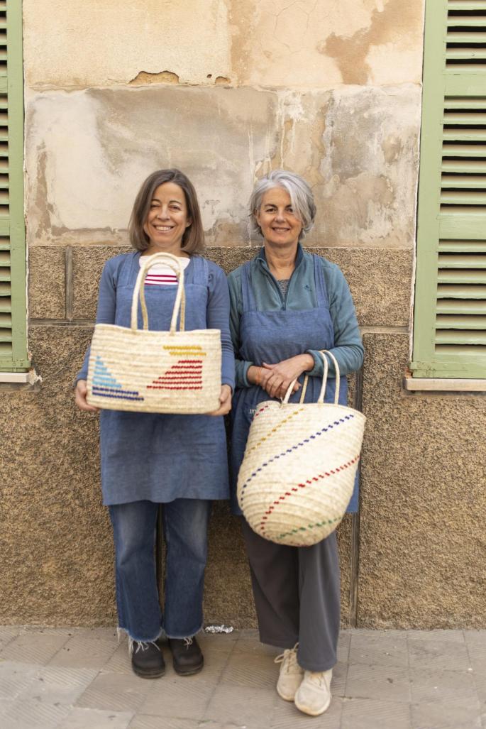Araceli Iranzo y Antonella Farris, fundadoras de la escuela artesana.