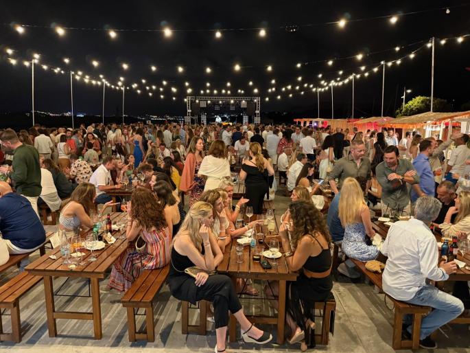 Gran fiesta del verano en Portals