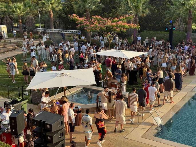 Esencia Coachella en el Country Club