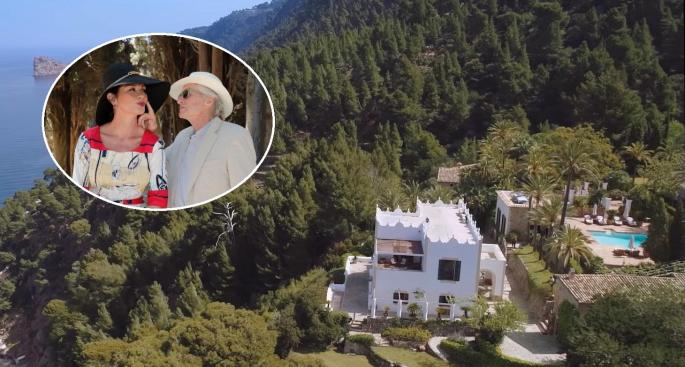 Muebles de madera envejecida y tejidos naturales: así es el interior s'Estaca, la casa de Michael Douglas y Catherine Zeta-Jones
