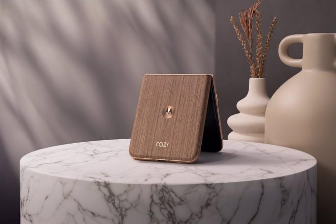 El nuevo plegable Motorola razr 60 ultra de Motorola llega con cámara triple de 50MP y funciones mejoradas de moto ai