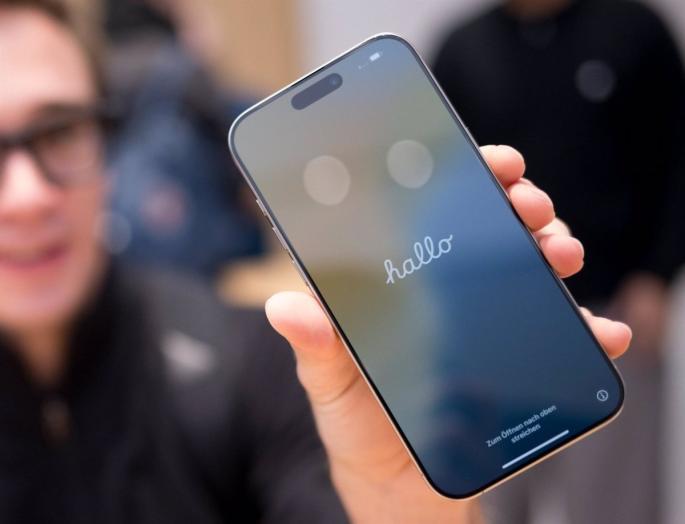 Una vulnerabilidad en iPhone, corregida con iOS 18.3.1, permitió infectar dispositivos con el 'spyware' Paragon