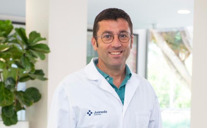 El Dr. Fernando J. Rodríguez Segura, médico traumatólogo de Juaneda Hospitales.