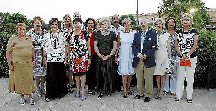 PALMA DISCRETO UH Y BRISAS CENA BENEFICA CONTRA EL CANCER EN SON ANT