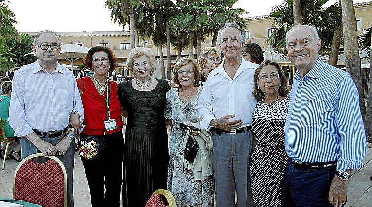 PALMA DISCRETO UH Y BRISAS CENA BENEFICA CONTRA EL CANCER EN SON ANT