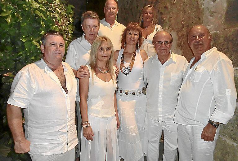 FIESTA DE BLANCO CASA DE ANDALUCIAANTONIO MEDINA
