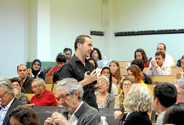 Una degustación aborda la relación entre el chocolate y la percepción