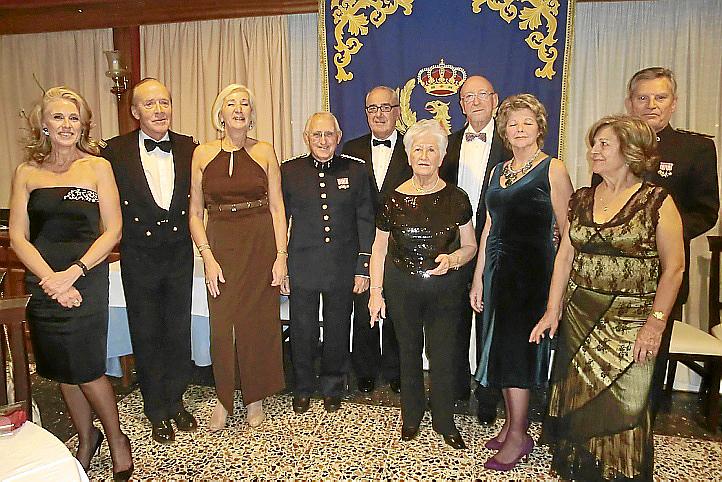 CENA DE GALA DE LAS PATRONAS DE ARTILLERIA E INFANTERIAAMALIA ESTAB
